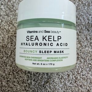 Bouncy Sleep Mask with Hyaluronic Acid